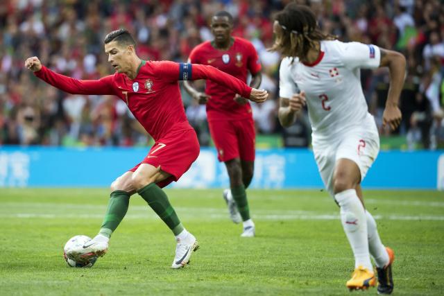 斯诺克世锦赛：丁俊晖暂时领先吉尔伯特 肖国栋淘汰周跃龙晋级