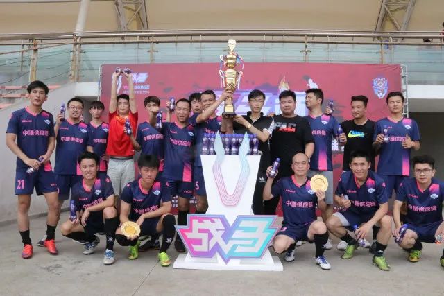 波尔津吉斯自曝接受脚踝手术 最快12月份复出